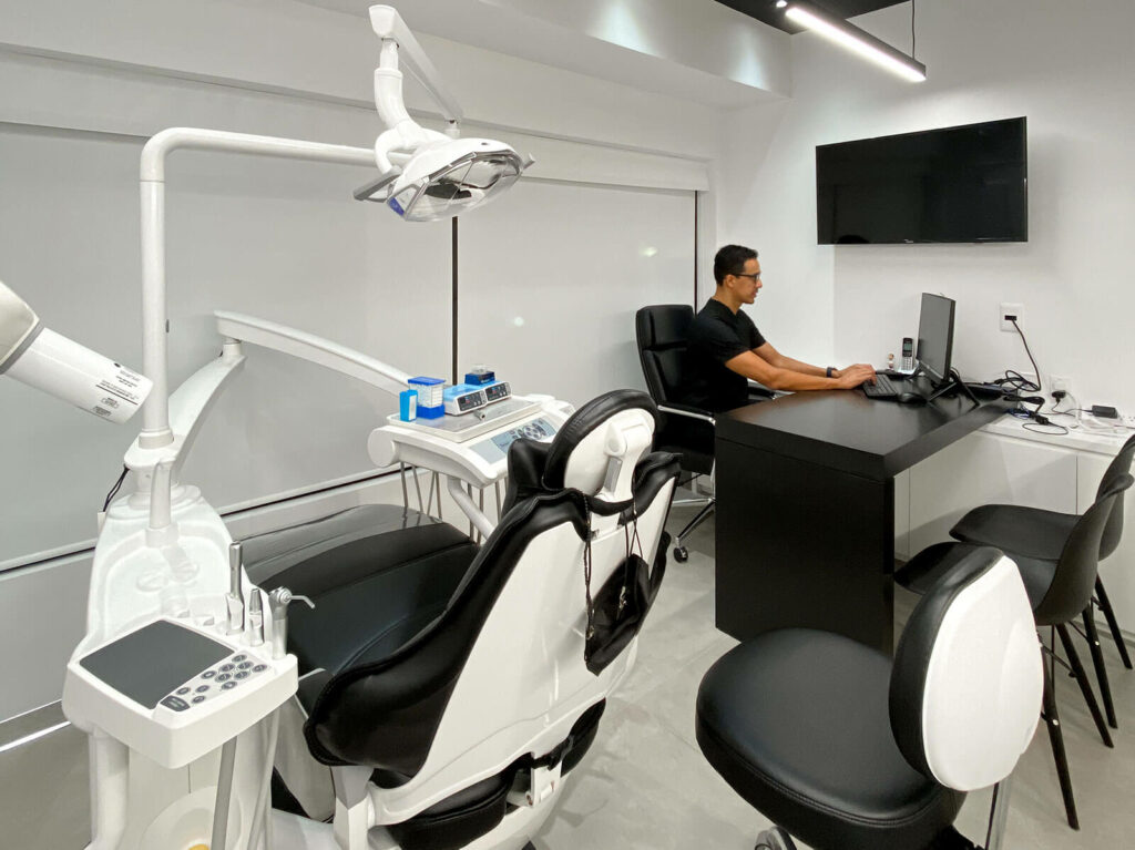 Dr. Pereyra's Office